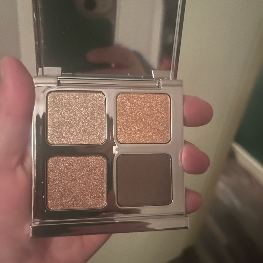 New, never used IL Makiage multi dimensional eye color quad in call the shots